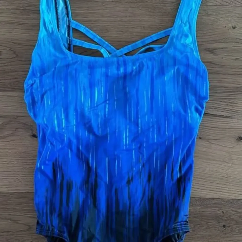 Longitude Women's One Piece Swimsuit Size 8 Blue Black Ombre Strappy Back